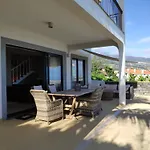 17°West Villa