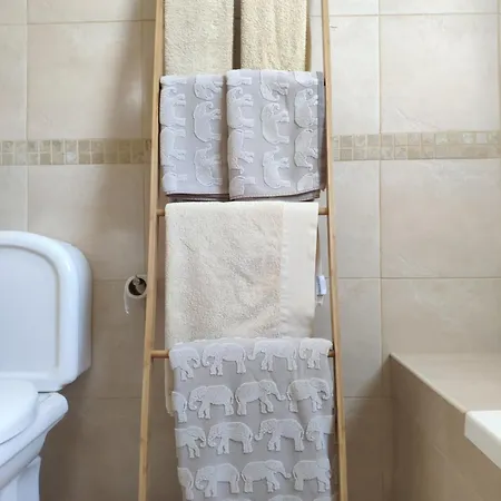 17 ° West, Lux. Inf. Pool Villa, 5 Minutes To The Sandy Beach, Wifi Villa *