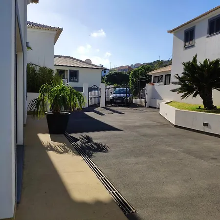 Вилла 17 ° West, Lux. Inf. Pool Villa, 5 Minutes To The Sandy Beach, Wifi Estreito Da Calheta