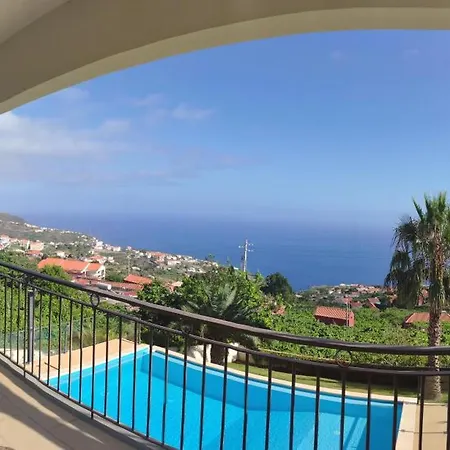 17 ° West, Lux. Inf. Pool Villa, 5 Minutes To The Sandy Beach, Wifi Вилла Estreito Da Calheta