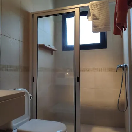 17 ° West, Lux. Inf. Pool Villa, 5 Minutes To The Sandy Beach, Wifi