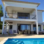 17°West Villa