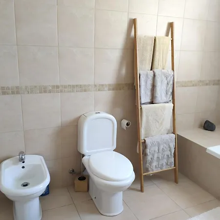 17 ° West, Lux. Inf. Pool Villa, 5 Minutes To The Sandy Beach, Wifi