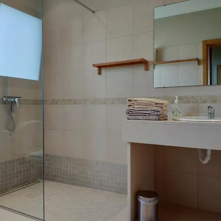 17 ° West, Lux. Inf. Pool Villa, 5 Minutes To The Sandy Beach, Wifi *