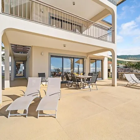 17°west Villa *