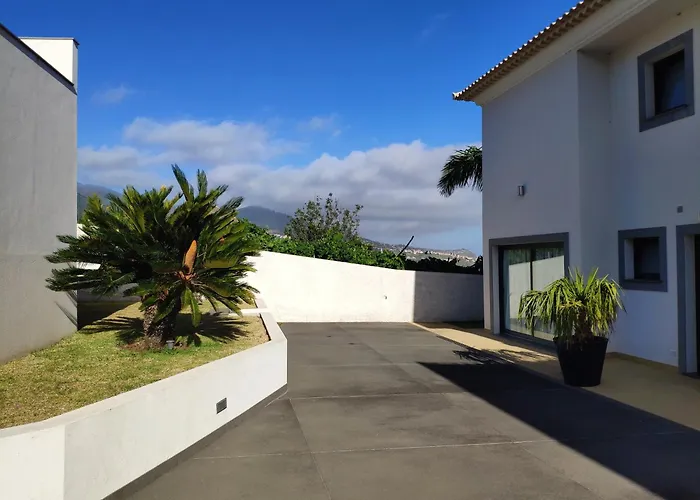 Villa 17 ° West, Lux. Inf. Pool Villa, 5 Minutes To The Sandy Beach, Wifi