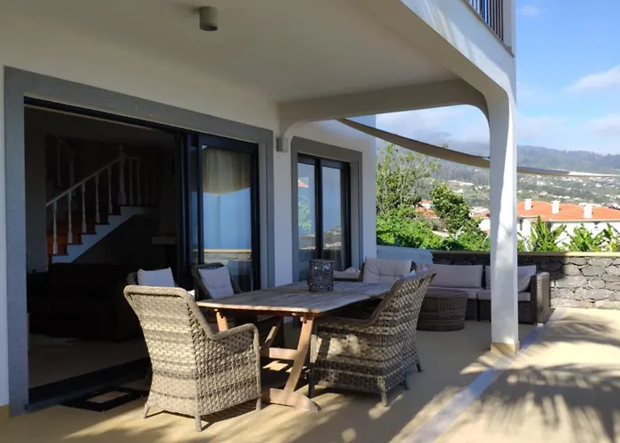 17 ° West, Lux. Inf. Pool Villa, 5 Minutes To The Sandy Beach, Wifi