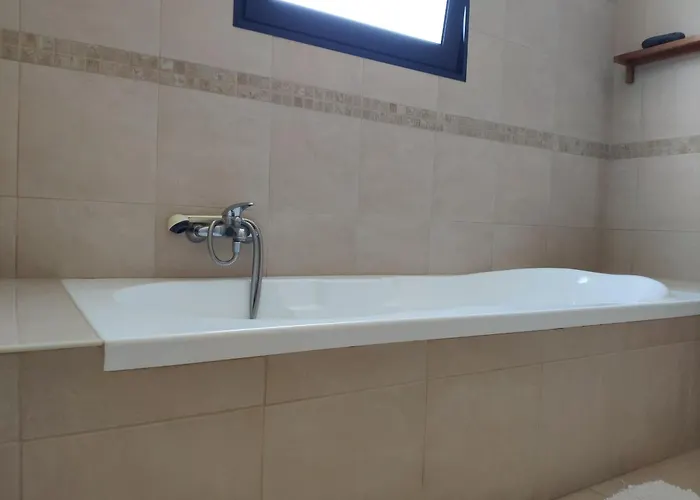 17 ° West, Lux. Inf. Pool Villa, 5 Minutes To The Sandy Beach, Wifi * Estreito Da Calheta